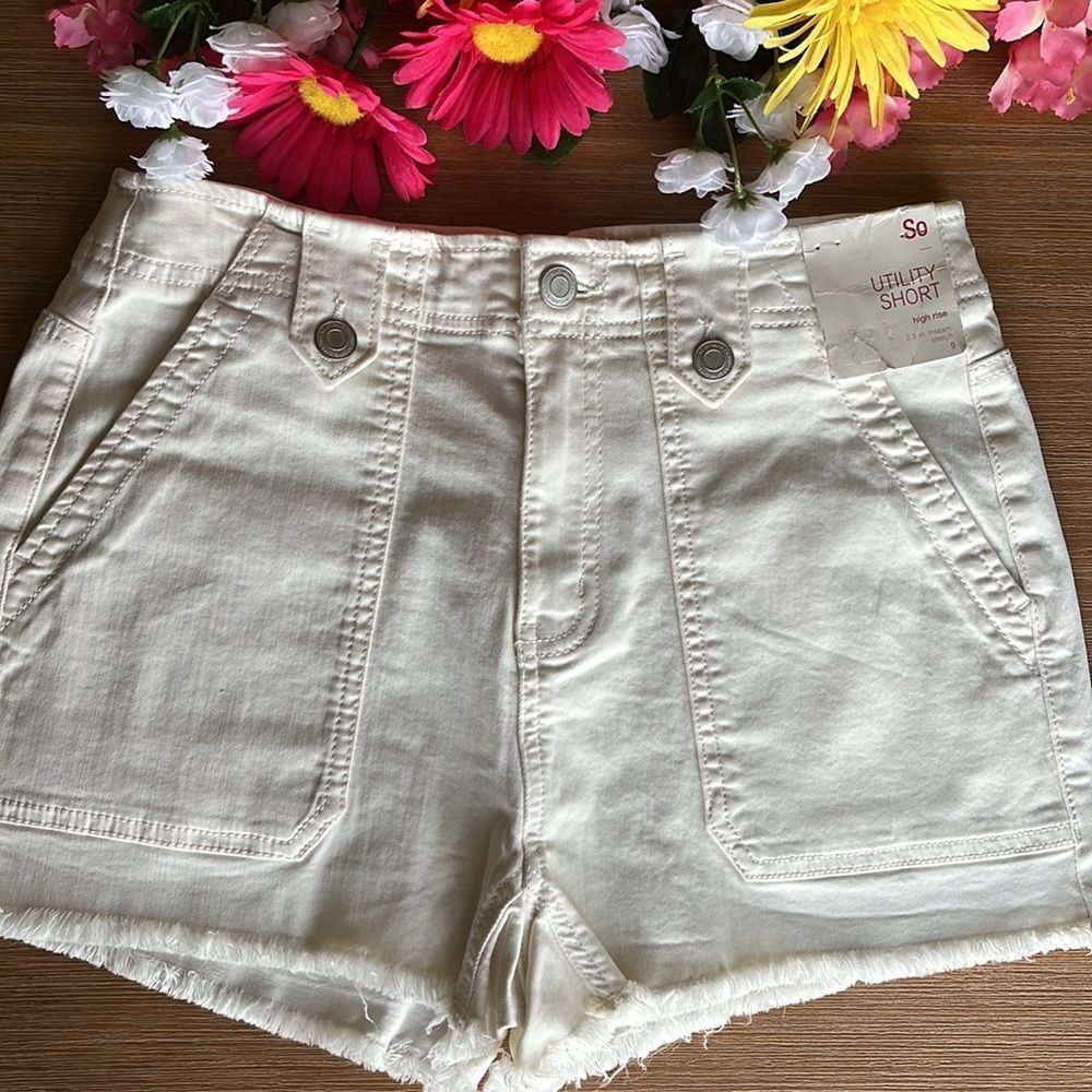 JUNIORS' Fray Hem Utility Shorts High-Rise Sz 9 Cream